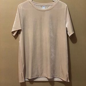 Women’s velvet top.